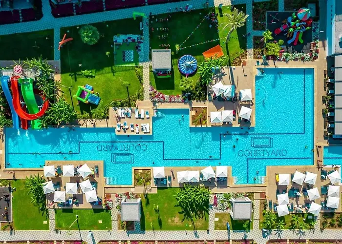 Ośrodek wypoczynkowy Courtyard Long Iskele *