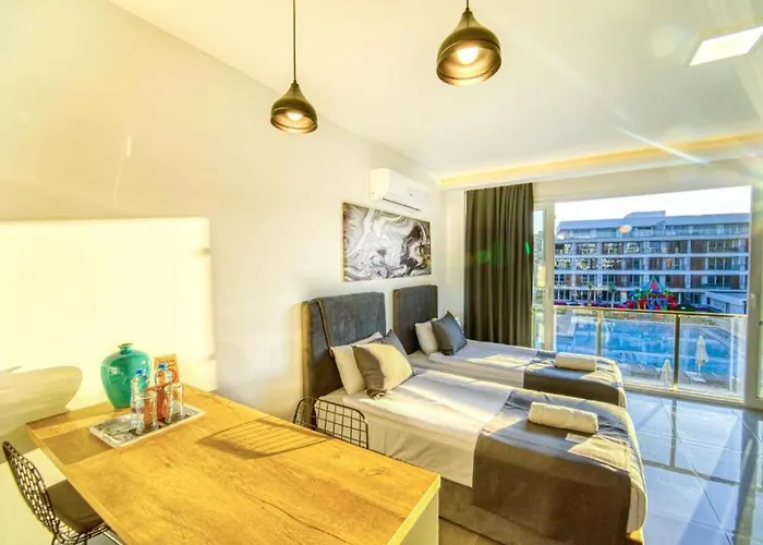 Courtyard Long Iskele Ośrodek wypoczynkowy *