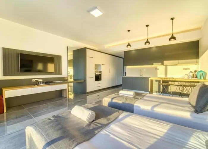 Courtyard Long Iskele