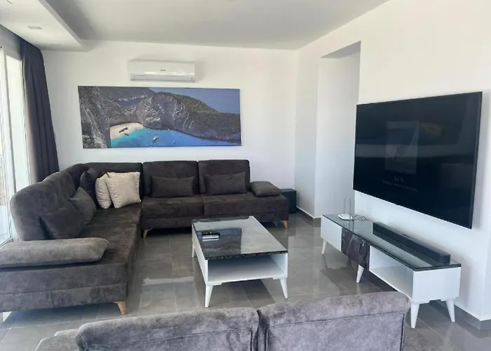 Courtyard Long Iskele