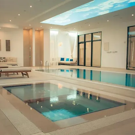 Courtyard Long Iskele